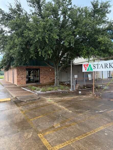 1655 S 23rd St, Beaumont, TX à vendre - Photo de l’immeuble – Image 3 sur 19