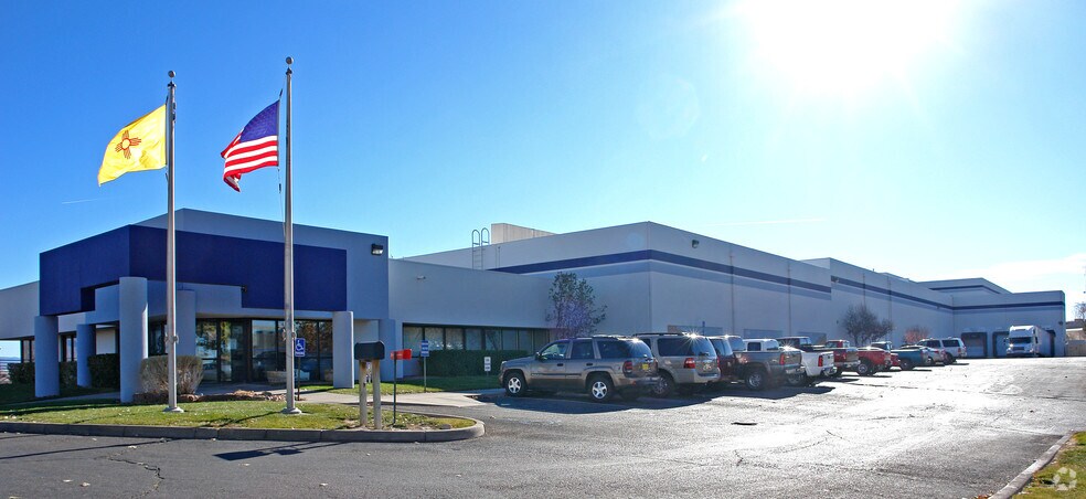 590 Laser Rd NE, Rio Rancho, NM à louer - Photo de l’immeuble – Image 3 sur 9