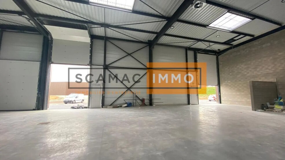 Local d'activités dans Buchelay à vendre - Photo de l’immeuble – Image 3 sur 5