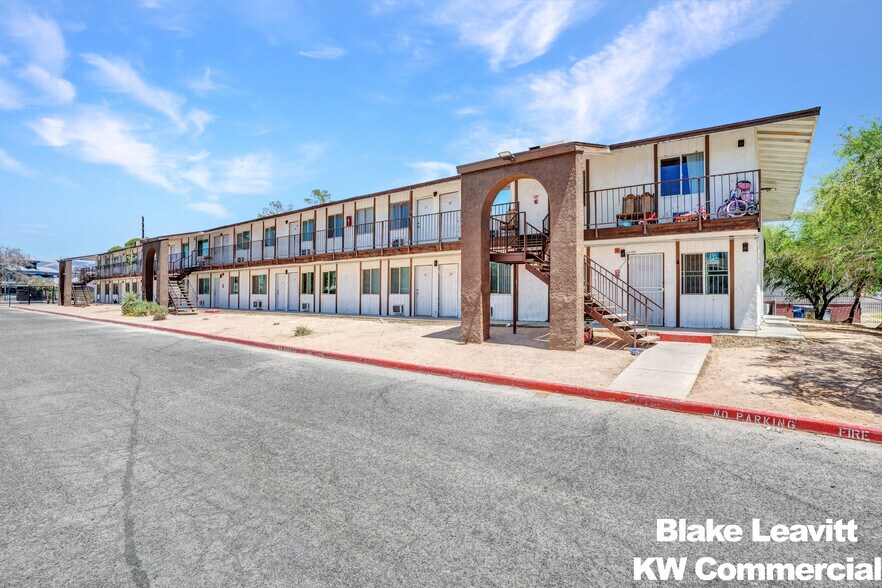 4330 Las Vegas Blvd N, Las Vegas, NV à vendre - Photo de l’immeuble – Image 2 sur 39
