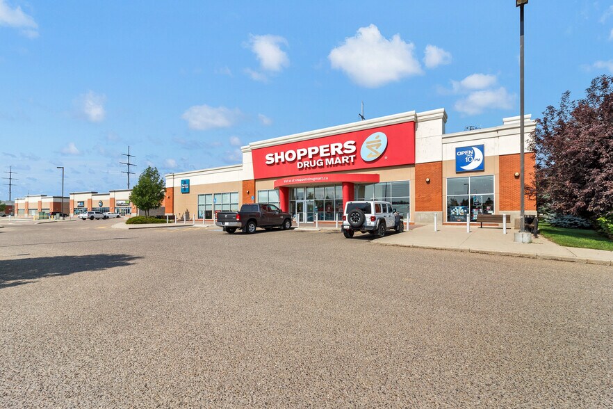 2350 Division Av NW, Medicine Hat, AB à louer - Photo de l’immeuble – Image 2 sur 23