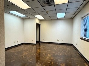9414 Westgate Rd, Oklahoma City, OK à vendre Photo intérieure– Image 1 sur 6