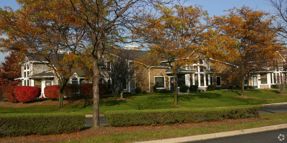 110 Marter Ave, Moorestown, NJ à louer - Photo de l’immeuble – Image 3 sur 7