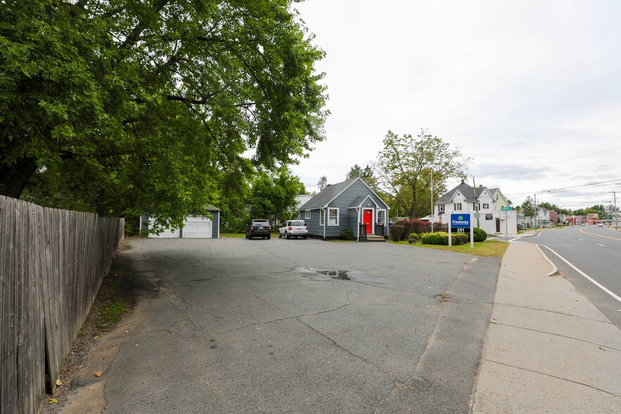 5 Barber St, Springfield, MA à vendre - Photo de l’immeuble – Image 3 sur 9