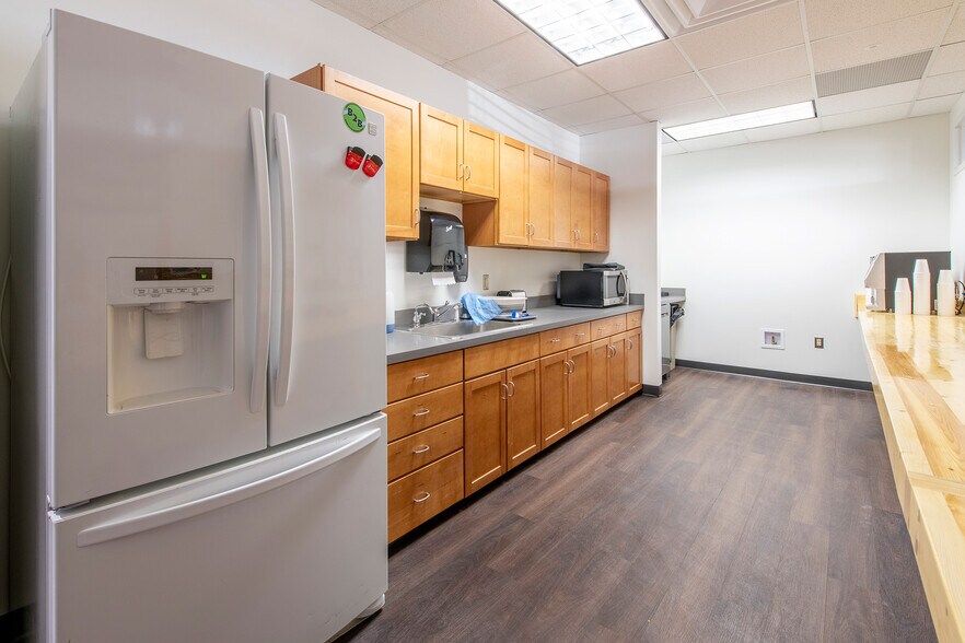 100% Net-Leased Ann Arbor Portfolio portefeuille de 2 biens à vendre sur LoopNet.fr - Photo de l’immeuble – Image 3 sur 15