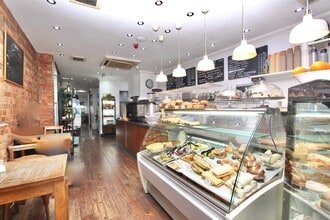 10 Stoke Newington Church St, Londres à louer Photo intérieure– Image 2 sur 11