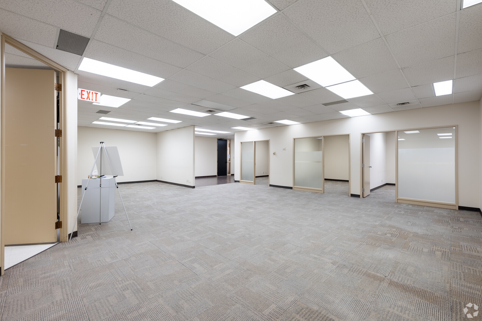 5920 1A St SW, Calgary, AB à louer Photo intérieure– Image 1 sur 3