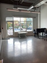 30 Liberty Ship Way, Sausalito, CA à louer Photo intérieure– Image 2 sur 3