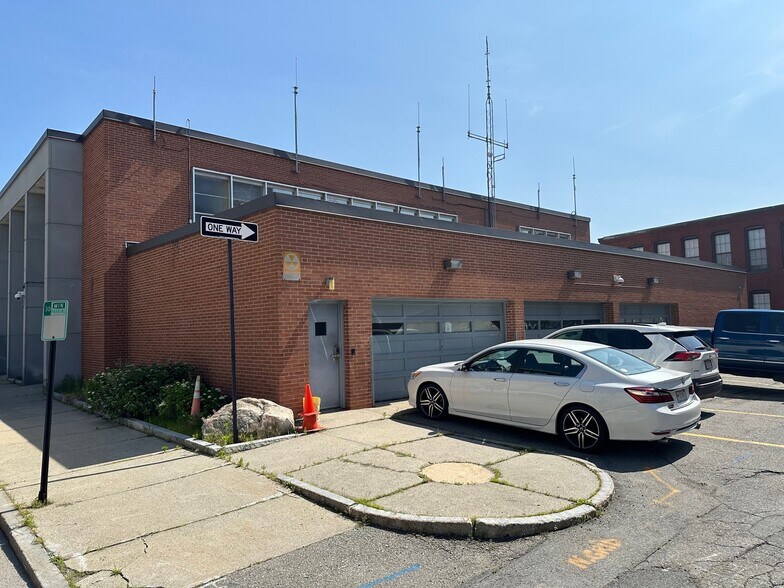 29 Church St, Leominster, MA à louer - Photo de l’immeuble – Image 3 sur 35