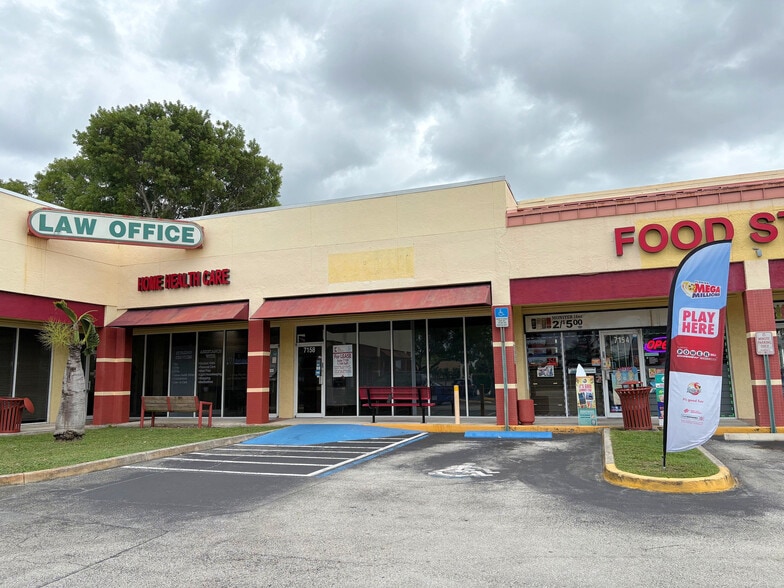 7118-7170 N Nob Hill Rd, Tamarac, FL à louer - Photo de l’immeuble – Image 2 sur 50