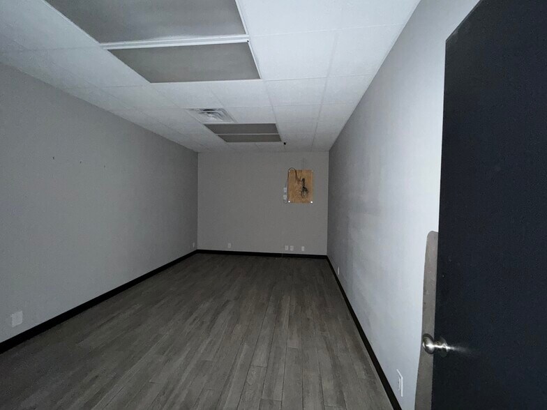 2506 N Grandview Ave, Odessa, TX à louer - Photo de l’immeuble – Image 3 sur 11