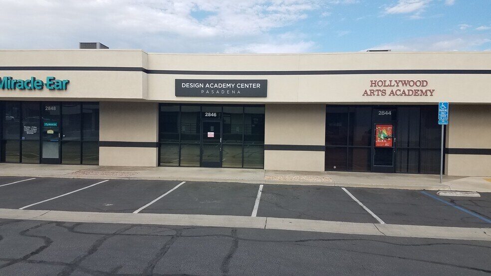 2840-2850 E Foothill Blvd, Pasadena, CA à louer - Photo de l’immeuble – Image 2 sur 5