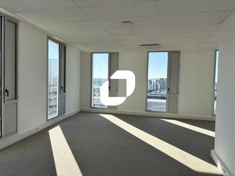 Bureau dans Bordeaux à louer - Photo de l’immeuble – Image 3 sur 14