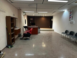 Plus de détails pour Local commercial à vendre