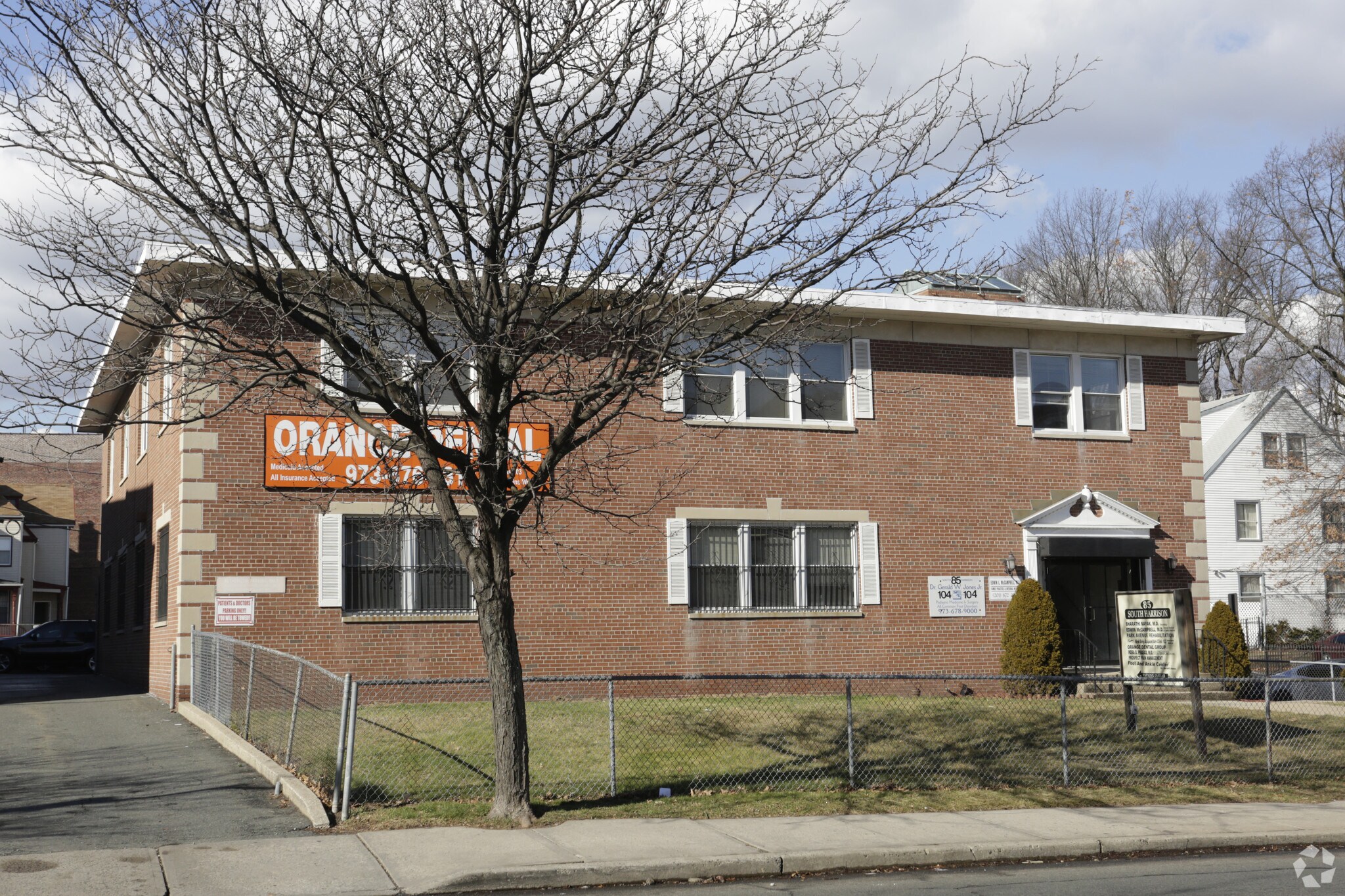 85 S Harrison St, East Orange, NJ à louer Photo principale– Image 1 sur 14