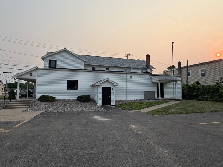 603 Ridge Rd, Webster, NY à vendre - Photo de l’immeuble – Image 2 sur 8