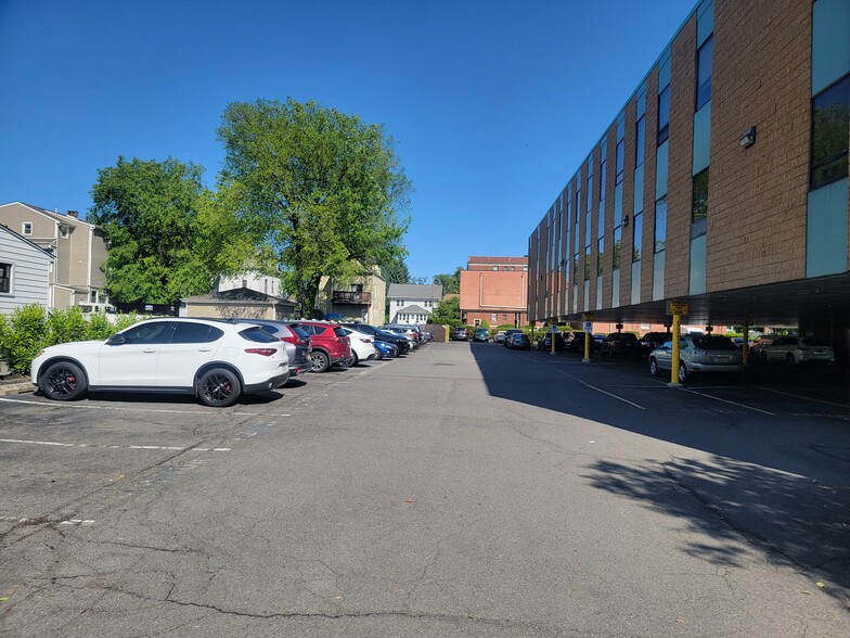 71 Union Ave, Rutherford, NJ à louer - Photo de l’immeuble – Image 3 sur 5