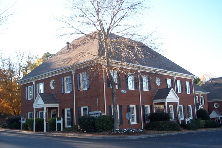 2402 Mount Vernon Rd, Dunwoody, GA à louer - Photo de l’immeuble – Image 2 sur 7