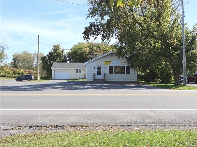 10384 Us Route 11, Adams, NY à vendre - Photo de l’immeuble – Image 2 sur 14