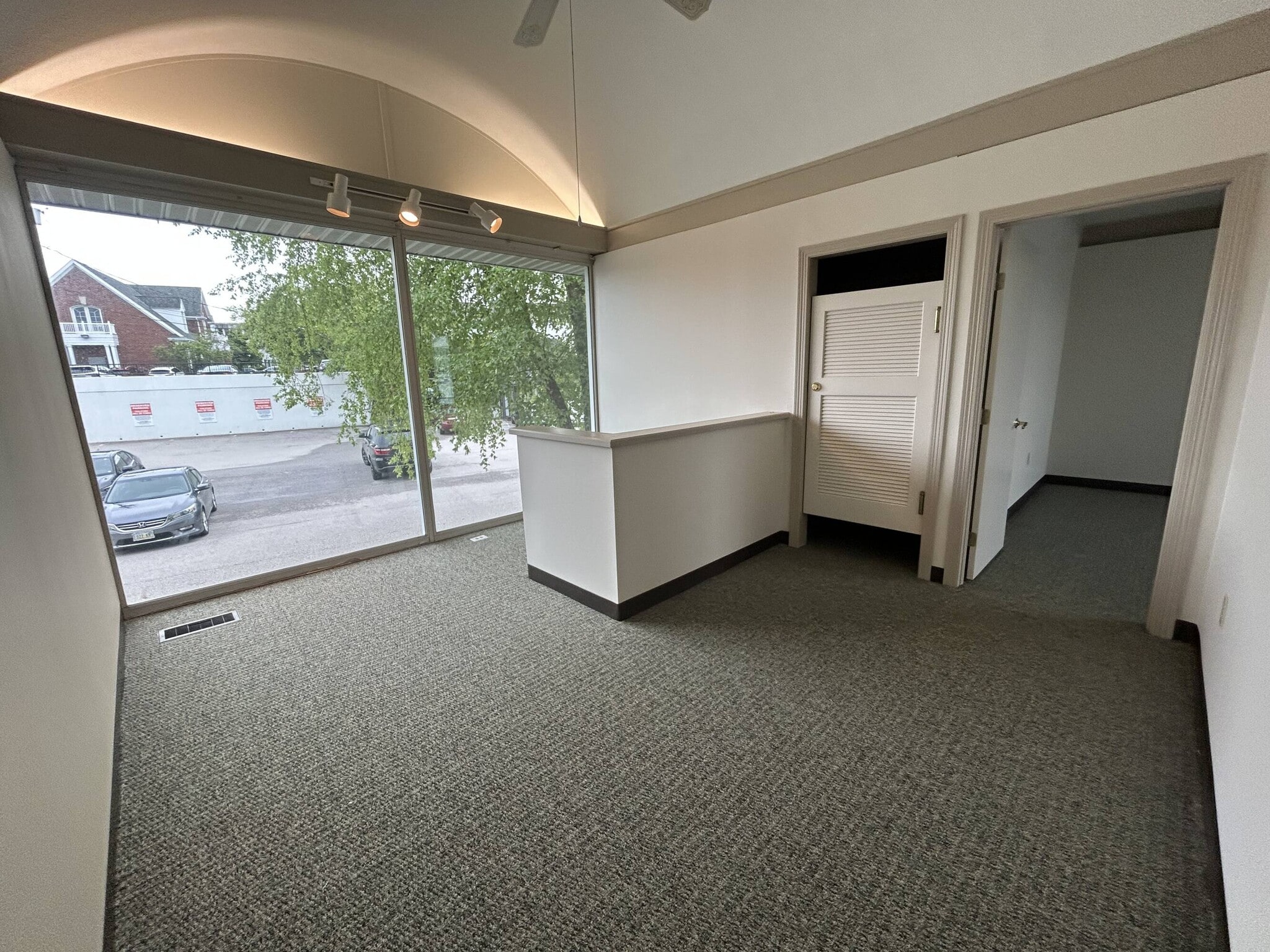 34 Merz Blvd, Akron, OH à louer Photo intérieure– Image 1 sur 10