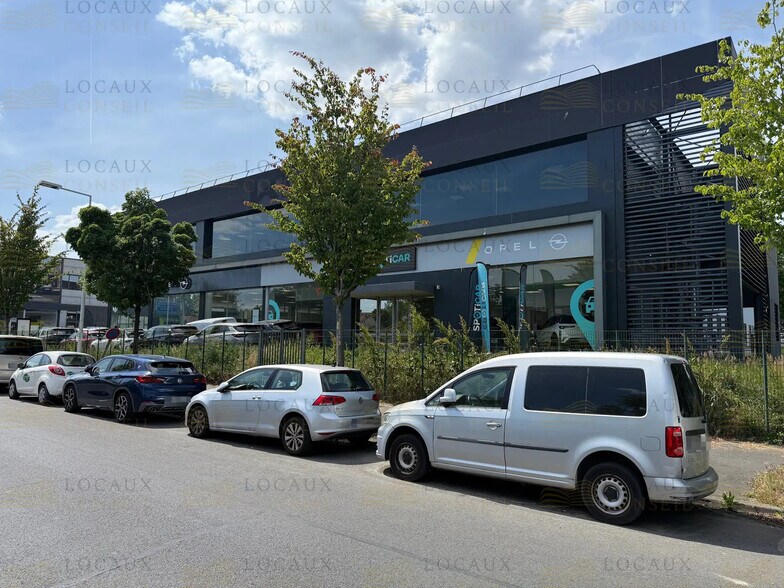 Local d’activités dans Nanterre à louer - Photo de l’immeuble – Image 2 sur 14