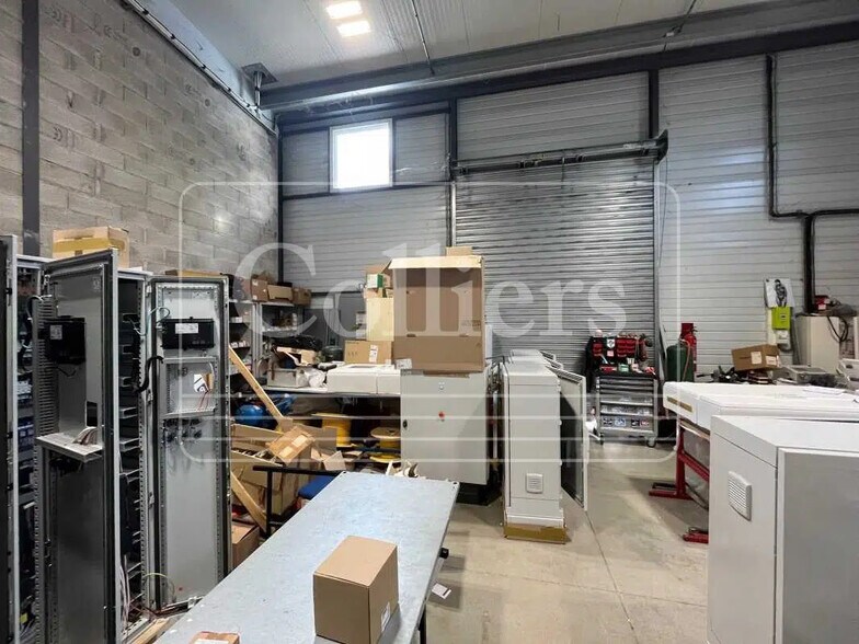 Local d’activités dans Gardanne à louer - Photo intérieure – Image 1 sur 6