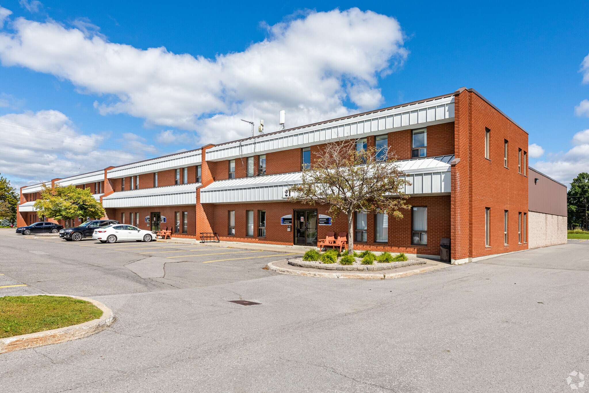 21 Concourse Gate, Ottawa, ON à louer Photo principale– Image 1 sur 7