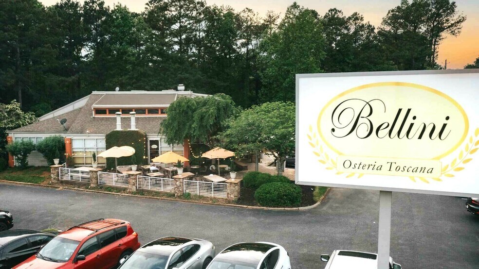 70 W Crossville Rd, Roswell, GA à vendre - Photo de l’immeuble – Image 1 sur 8
