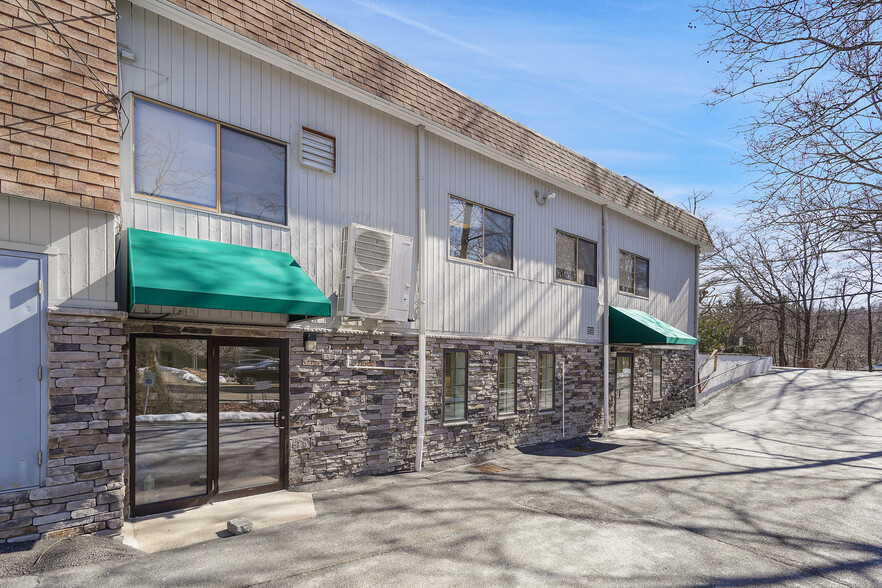 60 Goldens Bridge Rd, Katonah, NY à louer - Photo de l’immeuble – Image 2 sur 31