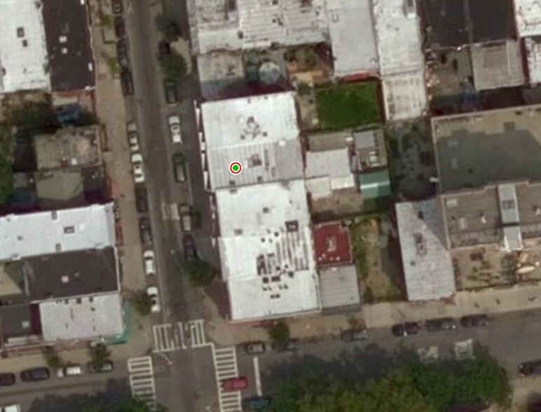 228 Manhattan Ave, Brooklyn, NY à vendre - Photo principale – Image 1 sur 25
