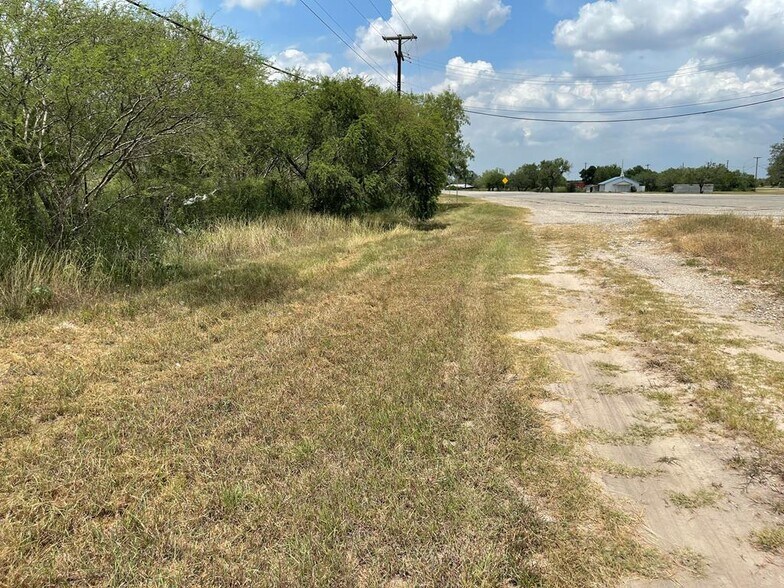 130 Texas 359, Skidmore, TX à vendre - Photo de l’immeuble – Image 3 sur 6