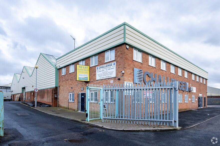 Park Ln, Wolverhampton à louer - Photo de l’immeuble – Image 1 sur 11