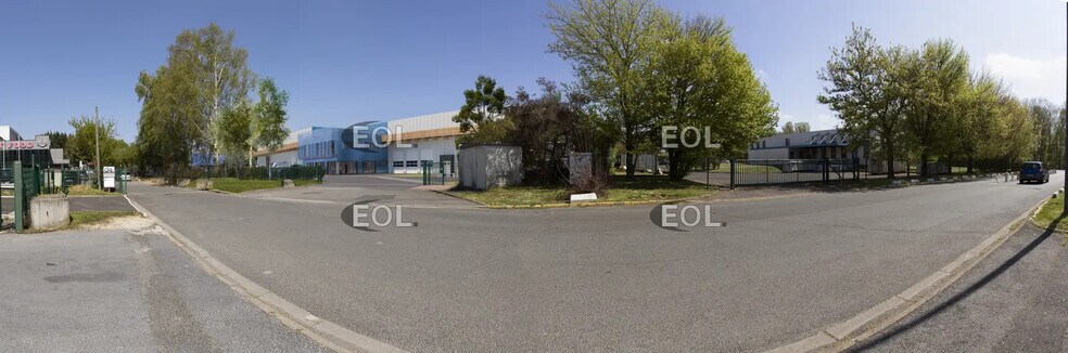 Local d’activités dans Roissy-en-France à louer - Photo de l’immeuble – Image 3 sur 4