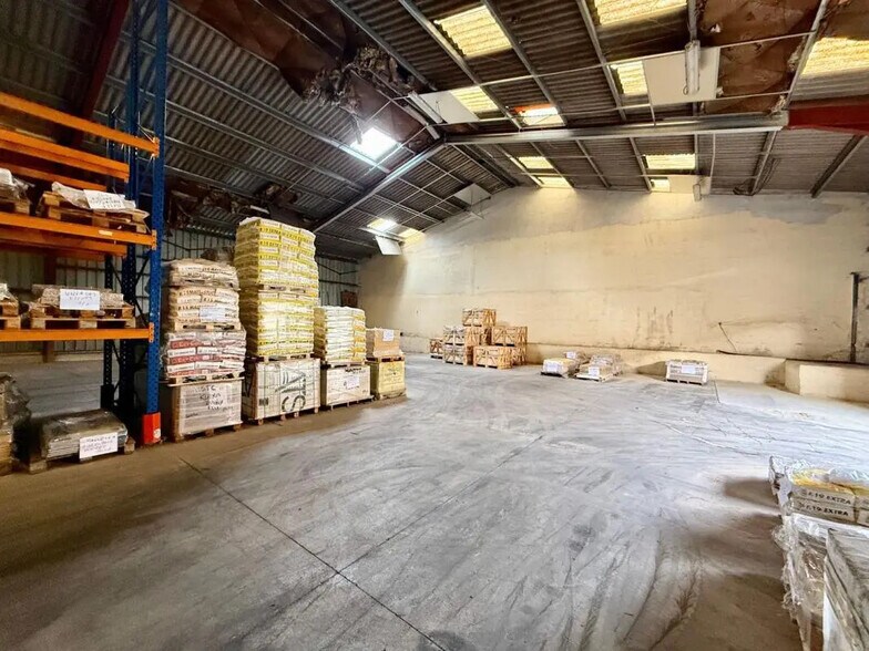 Industriel/Logistique dans Fréjus à vendre - Photo de l’immeuble – Image 1 sur 5