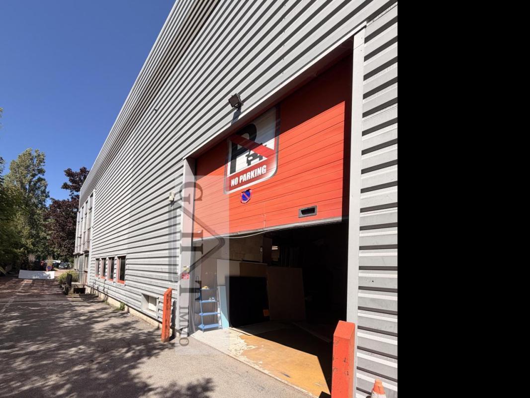 Industriel/Logistique dans Chilly-Mazarin à vendre Photo de l’immeuble– Image 1 sur 10