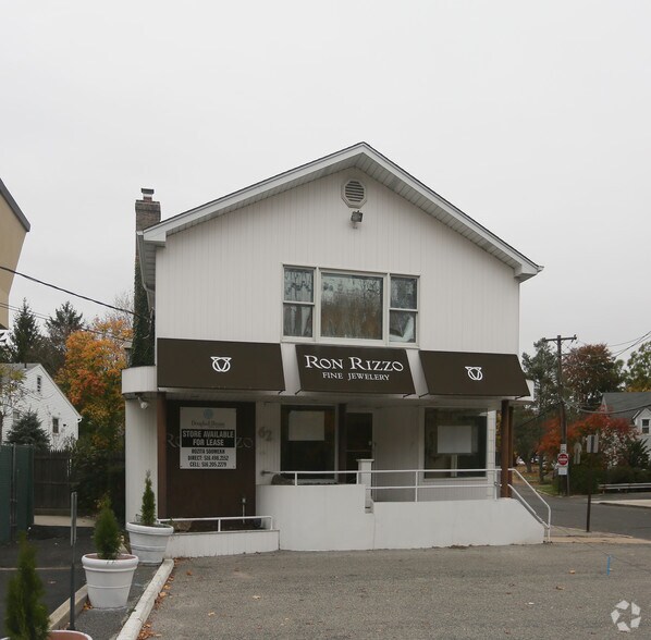 62 Glen Cove Rd, Roslyn Heights, NY à louer - Photo de l’immeuble – Image 3 sur 41