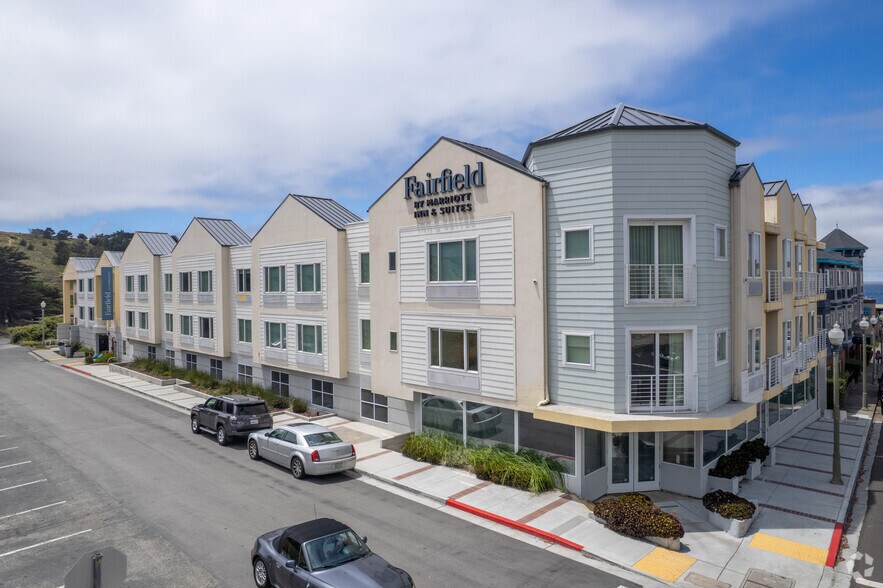 500 Old County Rd, Pacifica, CA à louer - Photo principale – Image 1 sur 4