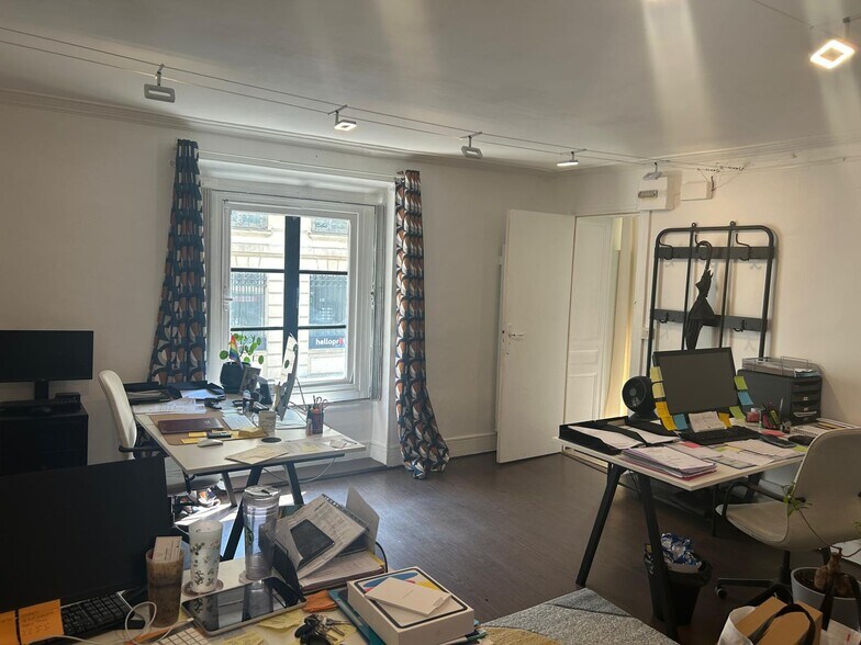 Immeuble residentiel dans Paris à vendre - Photo de l’immeuble – Image 2 sur 10