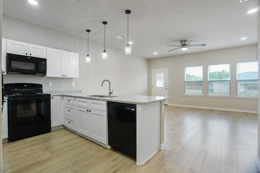 7215 John Palmer Dr, San Antonio, TX à vendre - Photo de l’immeuble – Image 3 sur 16