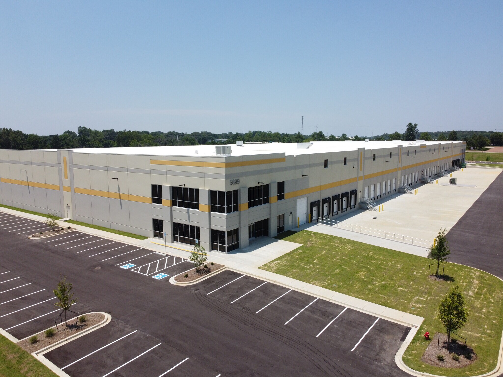 5899 FedEx Ln, Olive Branch, MS à louer Photo principale– Image 1 sur 6