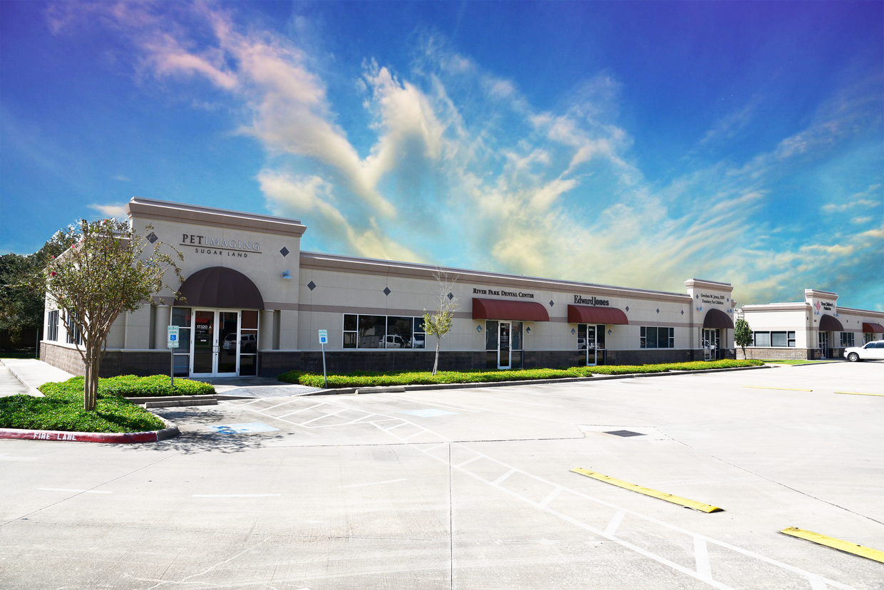 17320 W Grand Pky S, Sugar Land, TX à louer Photo de l’immeuble– Image 1 sur 5