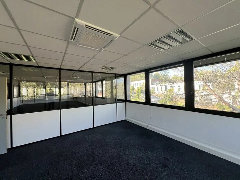 Bureau dans SOPHIA ANTIPOLIS à louer - Photo de l’immeuble – Image 2 sur 7