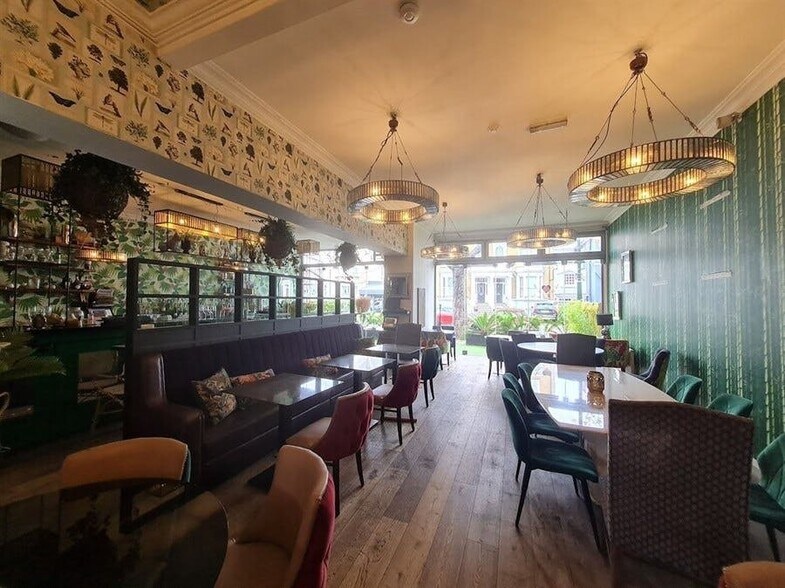 106-108 Kew Rd, Richmond à louer - Photo de l’immeuble – Image 3 sur 4