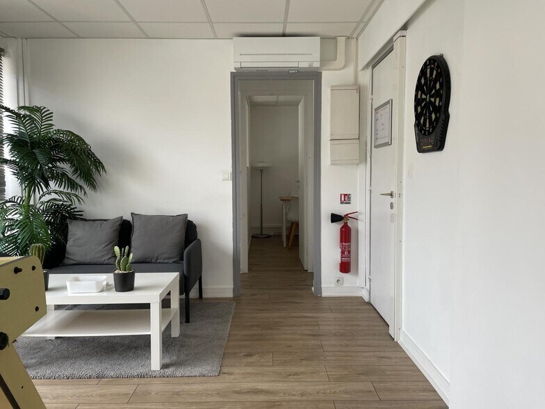 62-64 Rue Jean Jaurès, Puteaux à louer - Photo de l’immeuble – Image 3 sur 12