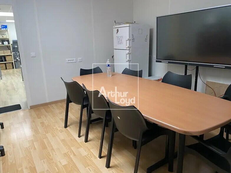 Local d'activités dans Lieusaint à vendre - Photo intérieure – Image 3 sur 8