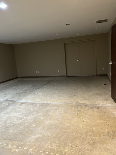 345 Huls Dr, Clayton, OH à louer - Photo de l’immeuble – Image 2 sur 5