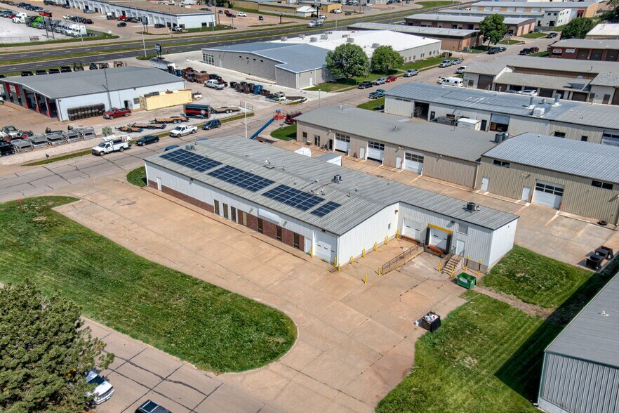 4800 N 57th St, Lincoln, NE à louer - Photo de l’immeuble – Image 2 sur 10