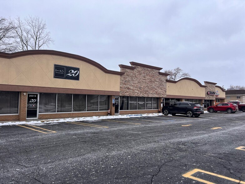 20307-20337 Middlebelt Rd, Livonia, MI à louer - Photo de l’immeuble – Image 1 sur 3