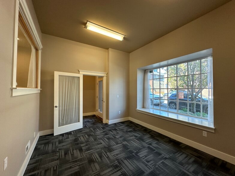 1465-1495 NE Village St, Fairview, OR à vendre - Photo intérieure – Image 3 sur 17