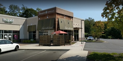 126-130 N Route 303, West Nyack, NY à louer Photo de l’immeuble– Image 1 sur 3